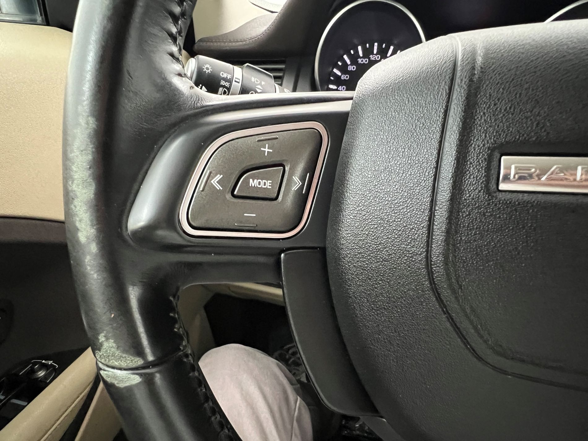 Range Rover Evoque 5p 2.2 td4 Pure 150cv - Autosani